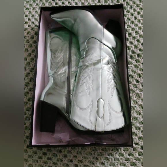So Me Shoes - Metallic Cowgirl Heeled Boots